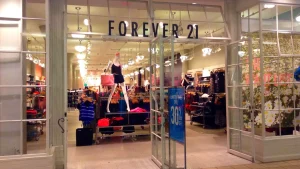 Forever 21 bankruptcy and store closure risks 2025